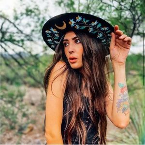 LUNA BLOOM HAND PAINTED HAT